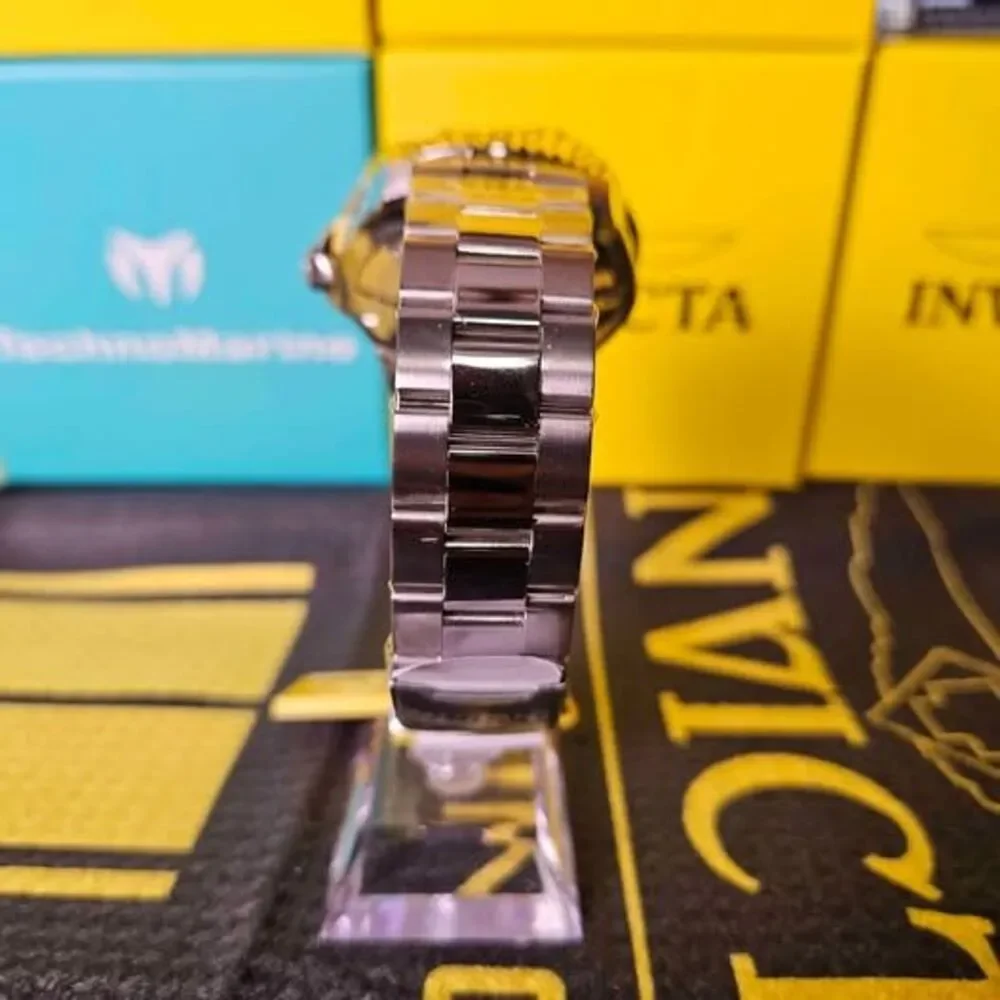 Invicta bold stylish